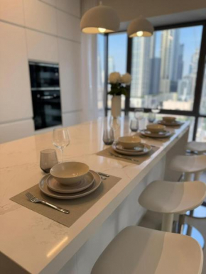 New luxury 2-bedroom with Burj Khalifa view